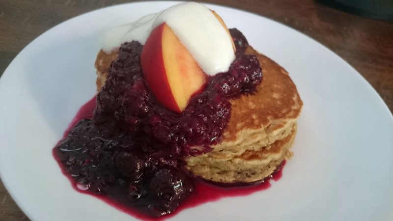 Spelt and banana pancakes with no-sugar apple-berry compote and fat-free yoghurt